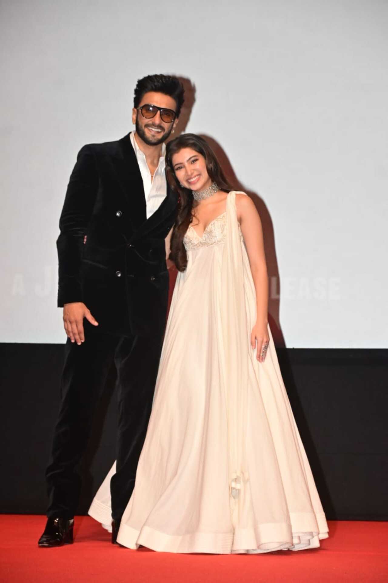 Dhurandhar's leading pair Ranveer and Sara looked gorgeous together creating the perfect balance of ruthlessness and innocence dressed in symbolic black and white outfits.